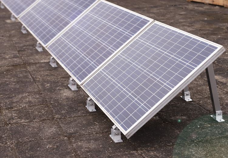 Montagepaket Solarmodul Aufsteller